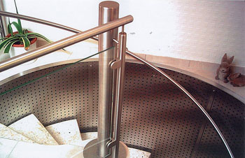 Wendeltreppen-Geländer aus Edelstahl, ausgeführt von Metallbau Oekenpöhler